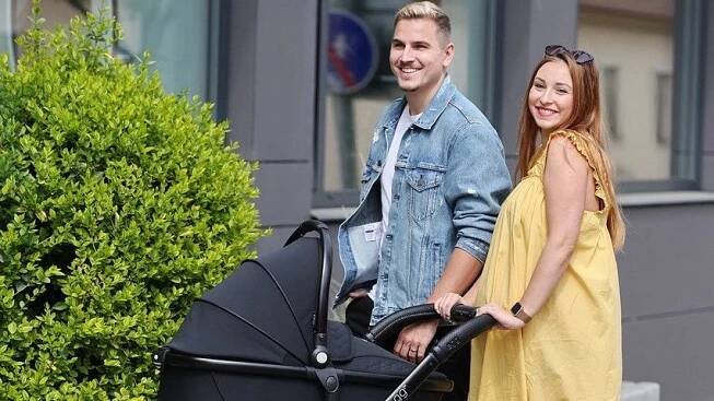 Přípravy Davida Gránského a jeho manželky jdou před porodem do finále: Začínáme panikařit, smějí se - Super.cz