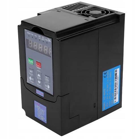 MĚNIČ NAPĚTÍ FREKVENCE 1,5KW VSTUP 1/3 FÁZE NA VÝSTUP 3 FÁZE
