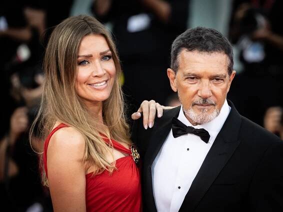 Category:1 man with 1 woman - Wikimedia Commons