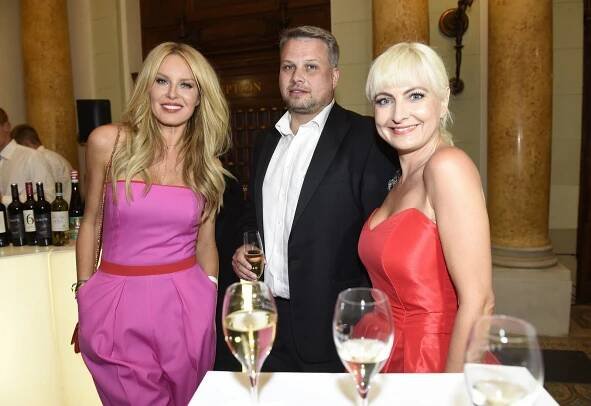 Jako sladká zmrzlina: Simona Krainová v nápaditém modelu zkombinovala ty nejsladší barvičky