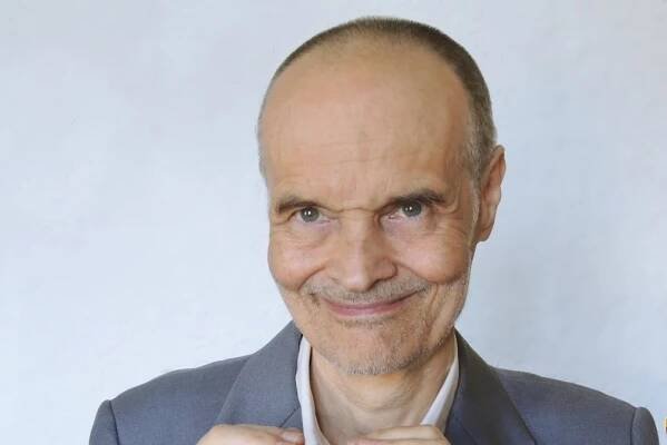 Usmívejte se na lidi, ale třeba i na věci, přírodu nebo svoji snídani, říká psychiatr Karel Nešpor