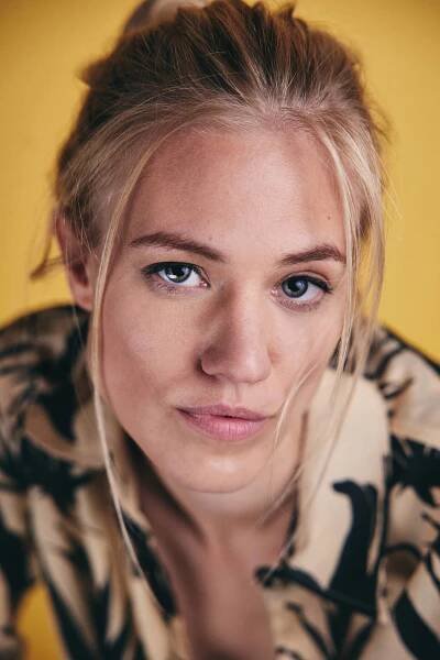 Larissa Marolt - NILS SCHWARZ PHOTOGRAPHY