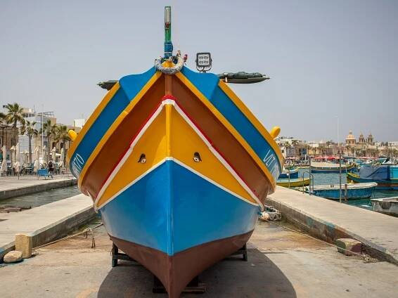 Marsaxlokk – malebný rybářský přístav s barevnými loďkami | PrimaVylety.cz