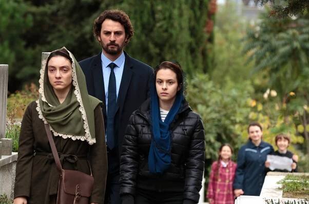 Masumlar Apartmanı - Episode 8 - Z filmu - Merve Dizdar, Birkan Sokullu, Gizem Katmer