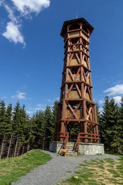 K rozhledně Miloňová – Po Valašsku