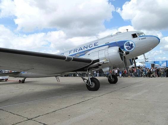 DC-3_Air_France_nose