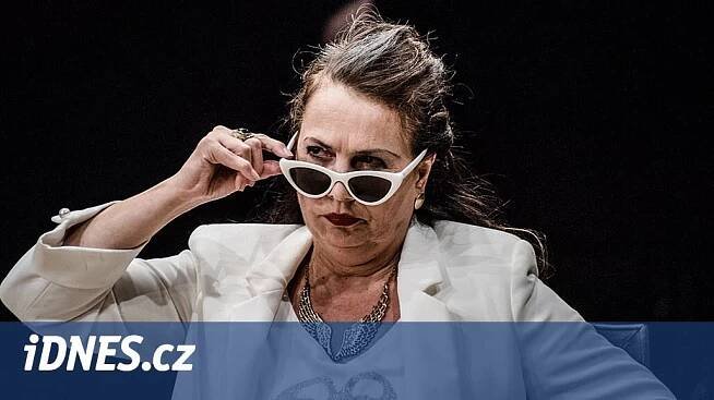 Provázek hraje pro oblíbenou herečku. Působila jako magnet, klaní se Hloužkové - iDNES.cz