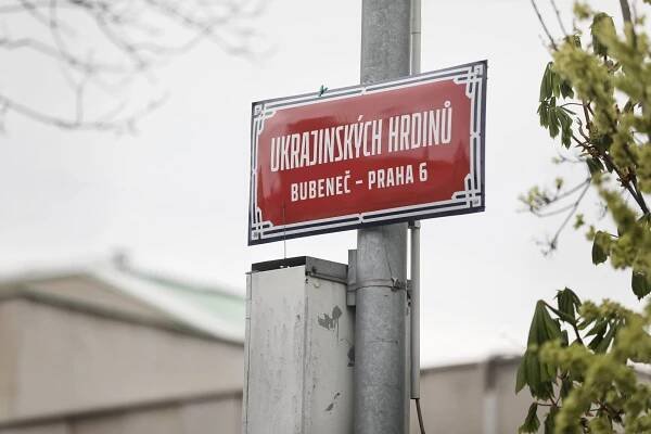 Ruská ambasáda získala po přejmenování ulice novou adresu: Ukrajinských hrdinů 36