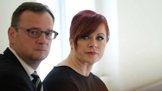 Podmínky a pokuty. Petr Nečas a jeho manželka jsou vinní v kauze trafik