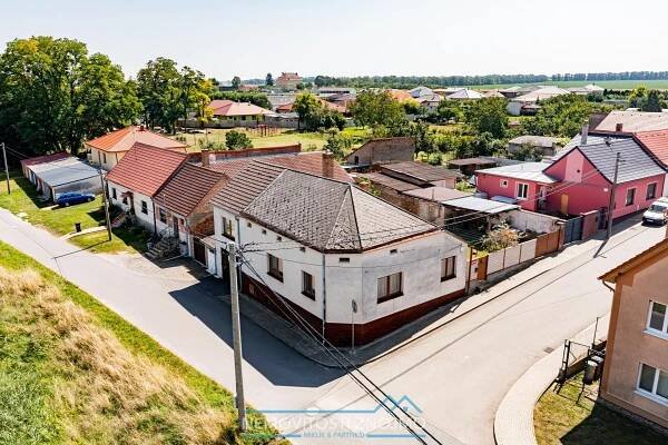 Nemovitosti v Znojmě (okres) - s cenou od 3 100 Kč/měsíc, objevte 327 nabídek