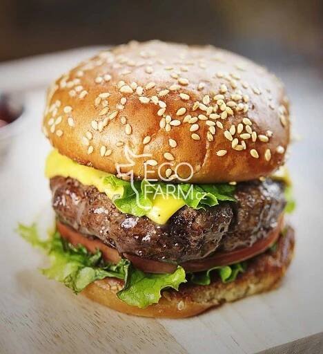 Hovězí burger se slaninou a sýrem | Eco Farm - České BIO hovězí a telecí maso