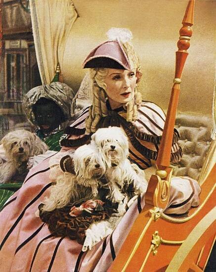 Hilde von Stolz in "Münchhausen" (1943)