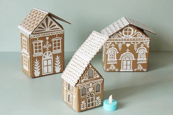 Gingerbread-style Cardboard Houses | Pebeo
