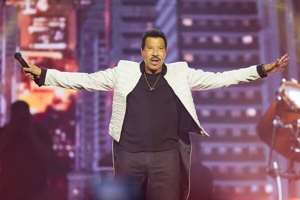 Lionel Richie připomněl sílu zlatých osmdesátek