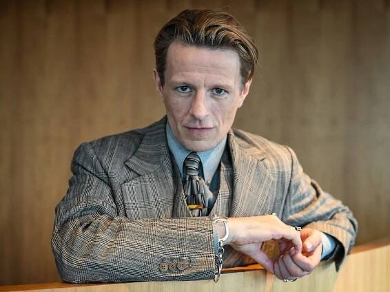 Alexander Scheer in Interview: "Der Mensch an sich ist ein Monster"