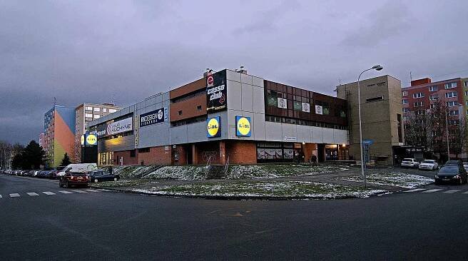 Obchodní dům TIMPO a nová prodejna Lidl na třídě Svornosti v Olomouci. 13. ledna 2021