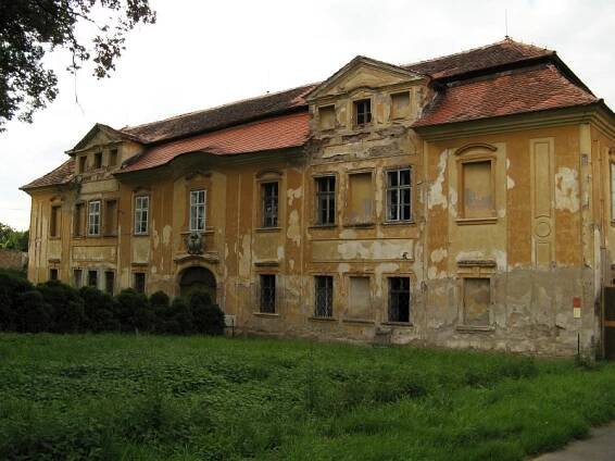 Soubor:Skrýšov, zámek.jpg