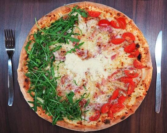 2 házené pizzy v centru Brna: na výběr 20 druhů včetně vege variant