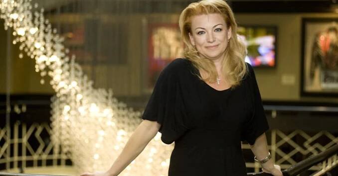 Herečka Eva Vejmělková se vdávala v Las Vegas. Žije v krásném domě v Havířově a je psycholožkou