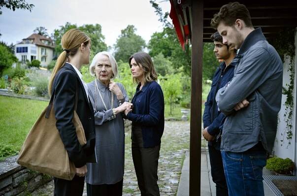 Kriminálka Curych - Borchert a osudový omyl - Z filmu - Marie-Anne Fliegel, Jeanne Tremsal, Julius Göze, Joel Luttenberger