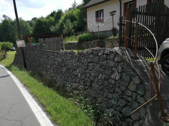 Poptávám: opravu opěrné zdi | ePoptávka.cz