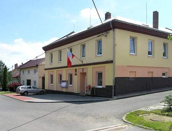 Soubor:Troubky-Zdislavice, Troubky, municipal office.jpg – Wikipedie
