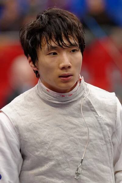 Lee Kwang-hyun (fencer)