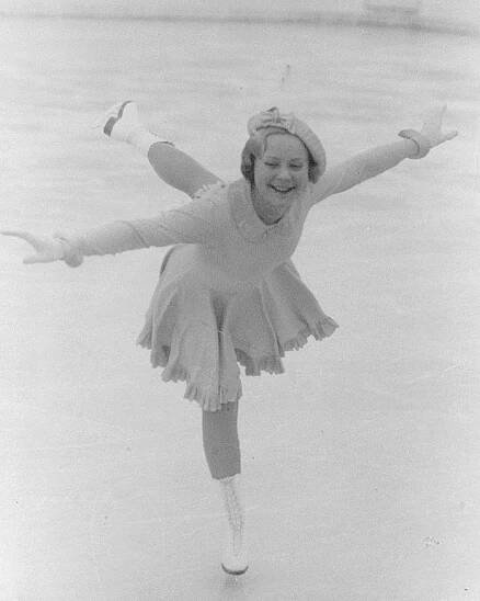 Soubor:Sonja Henie 1936b.jpg – Wikipedie