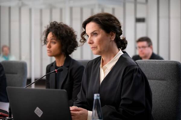 Ein Fall für Conti - Meine zwei Gesichter - Z filmu - Désirée Nosbusch