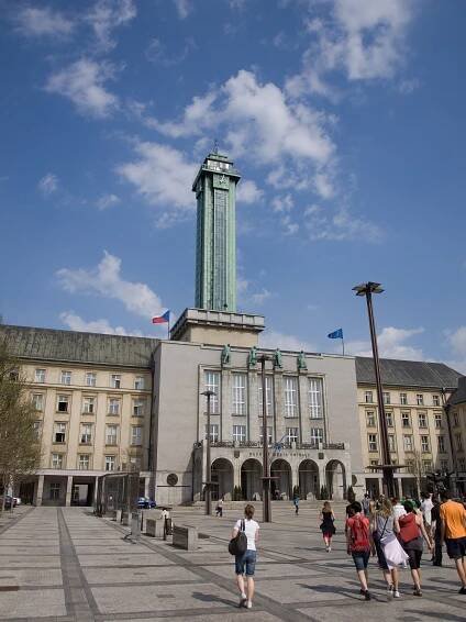 File:Ostrava, Nová radnice.jpg - Wikimedia Commons