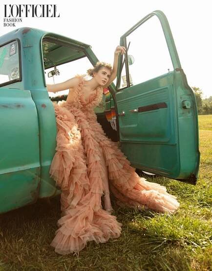 LOFAU_Fashion_Book_Sophia_Lillis_1.2 Ciara Bravo fashion retouch