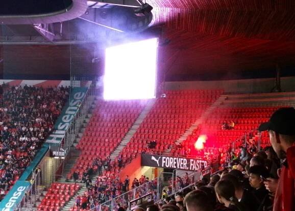 Strakoničtí fanoušci fotbalové Slavie Praha byli u výhry nad Viktorií Plzeň