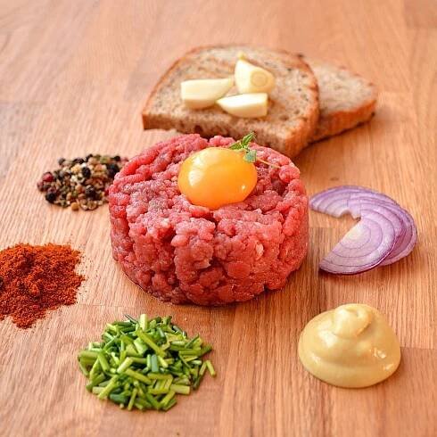 Tatarský biftek z limousina 300 g | BonFood – specialista na mražené produkty