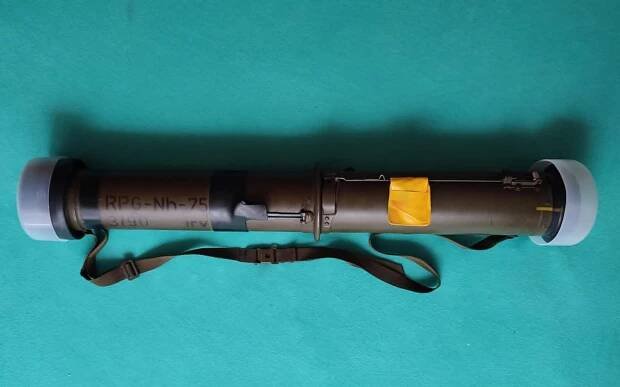 KOMPLETNÍ VYSTŘELENÉ RPG -75( KOBYLKA) V KRÁSNÉM STAVU