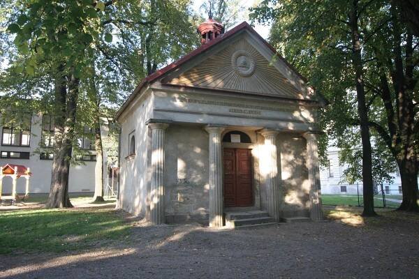 Zubatovská hrobka
