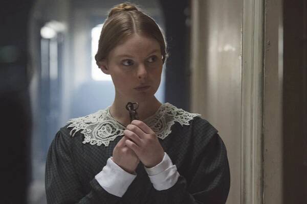 Viktorie - Brocket Hall - Z filmu - Nell Hudson