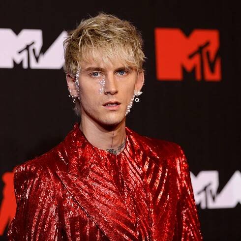Machine Gun Kelly discusses ‘water fasts’ after saying he only eats ‘a couple times a week’