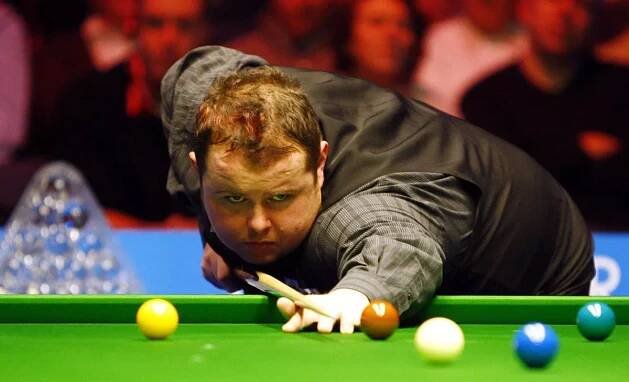 Stephen Lee lines up a shot