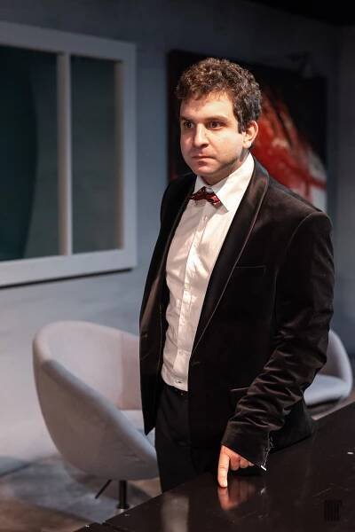 Robin Ferro