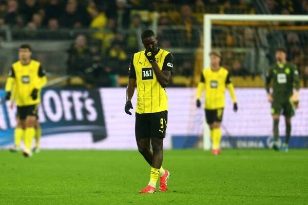Dortmund selhal v Kielu, Kovář vychytal nulu proti Mohuči