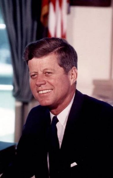 FOTO: Kennedy patří k nejoblíbenějším americkým prezidentům. – stránka 7