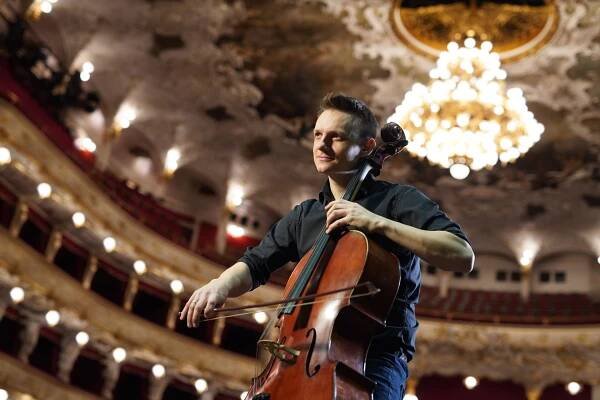 Violoncellista Jan Zvěřina nastupuje do Orchestru Státní opery jako koncertní mistr