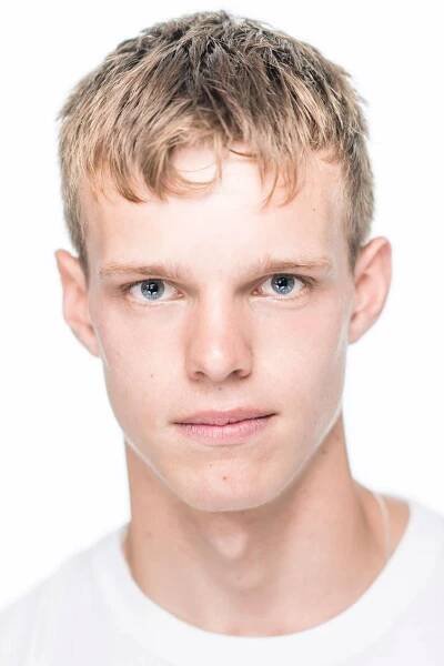 Finn Bennett herec