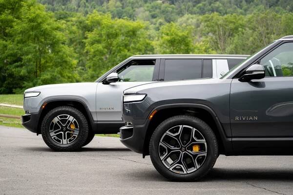 The 2022 Rivian R1S Is The Rightful Heir To The Land Cruiser Throne