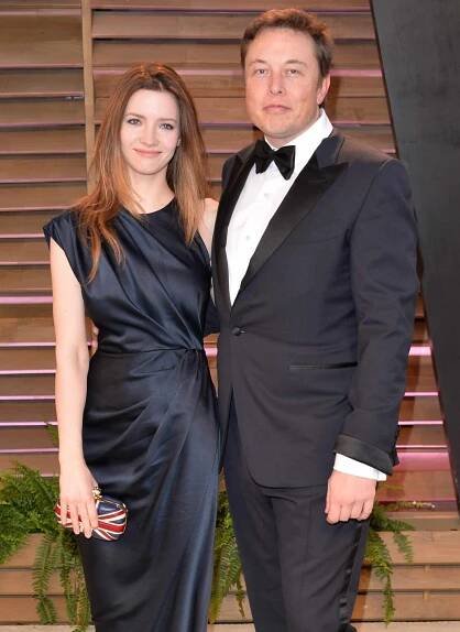 WEST HOLLYWOOD, CA - MARCH 02: Actress Talulah Riley (L) and CEO of Tesla Motors Elon Musk attend the 2014 Vanity Fair Oscar Party hosted by Graydon Carter on March 2, 2014 in West Hollywood, California. (Photo by Alberto E. Rodriguez/WireImage)