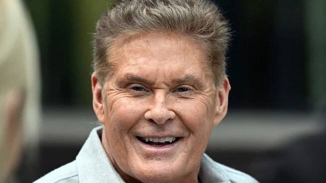 Přešlapy Knight Ridera: David Hasselhoff měl prý raději láhev alkoholu, než svou ženu. Do latě ho srovnala až jeho dcera – Lifee.cz