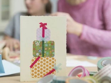 Here’s Exactly What to Write in a Birthday Card