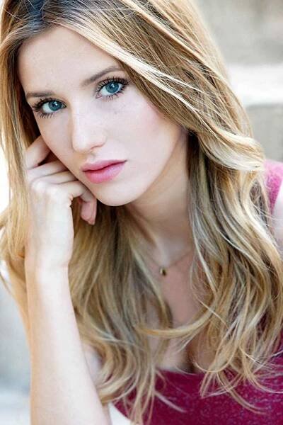 Sloane Avery fotka