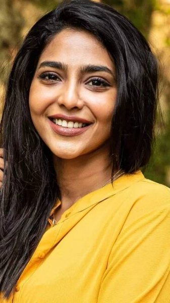 Aishwarya Lekshmi's jaw-dropping pics