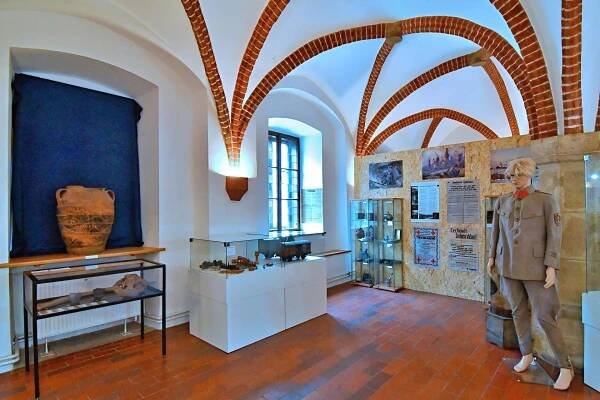 Fotoreportáž z vernisáže výstavy Příběhy hranického muzea • Muzeum a galerie Hranice